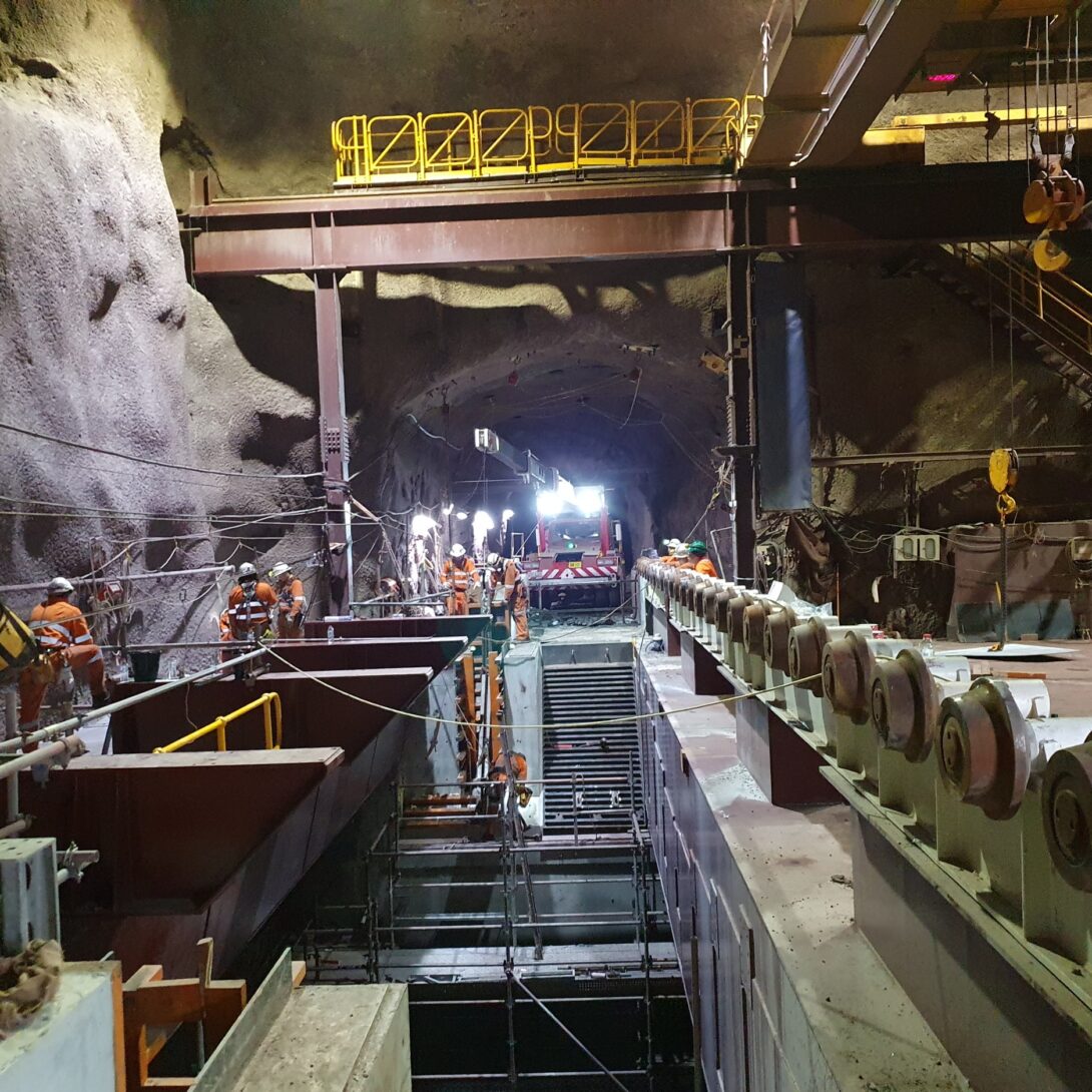 WGA AU | Wallbridge Gilbert Aztec - Photo: Olympic Dam Underground 64L Dump Station Rail Beams Replacement