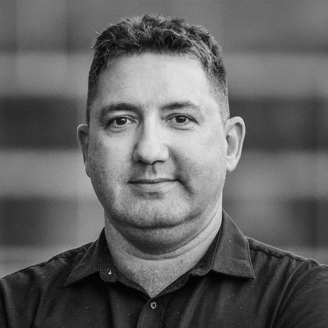 WGA AU | Wallbridge Gilbert Aztec - Russell Perry